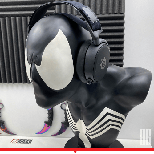 Symbiote Spider-Man casually rocking the Arctis Prime headset