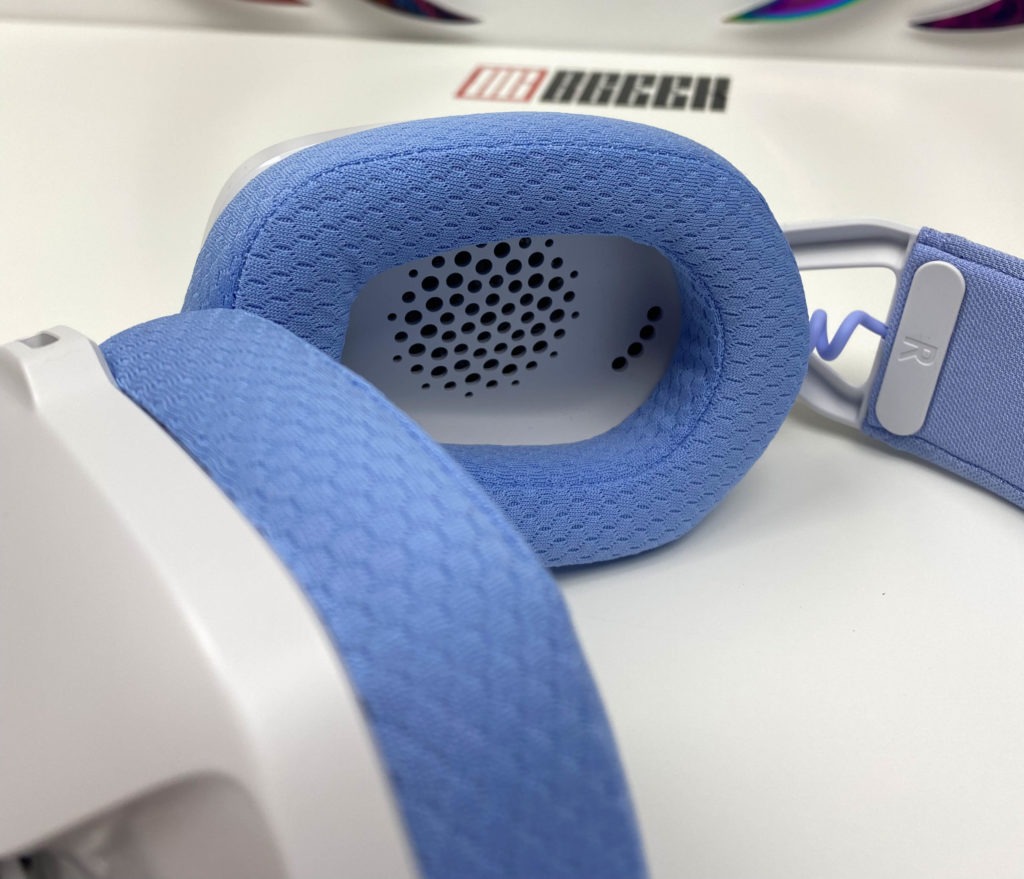 Close up of the earcups