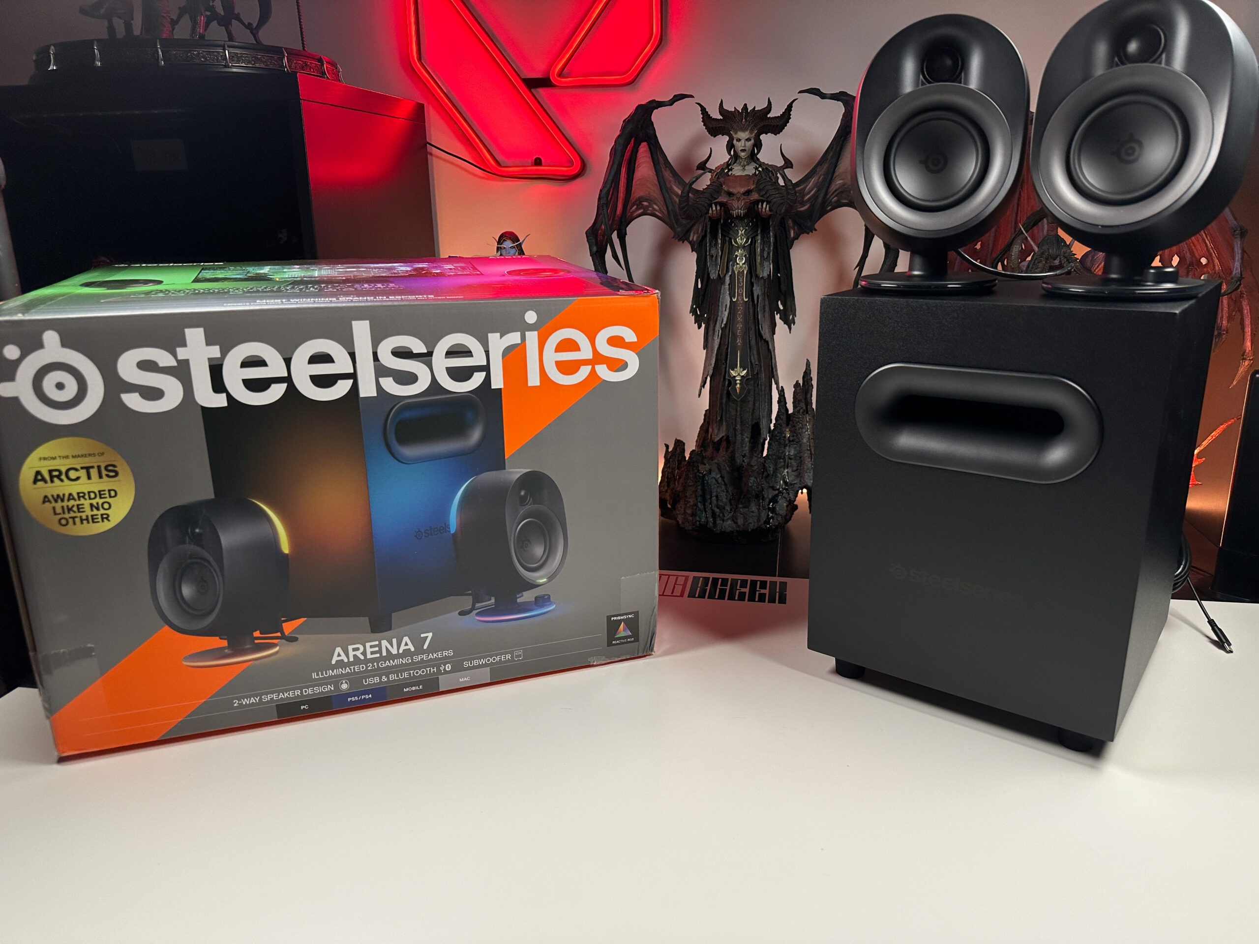 SteelSeries Arena 7 out of the box