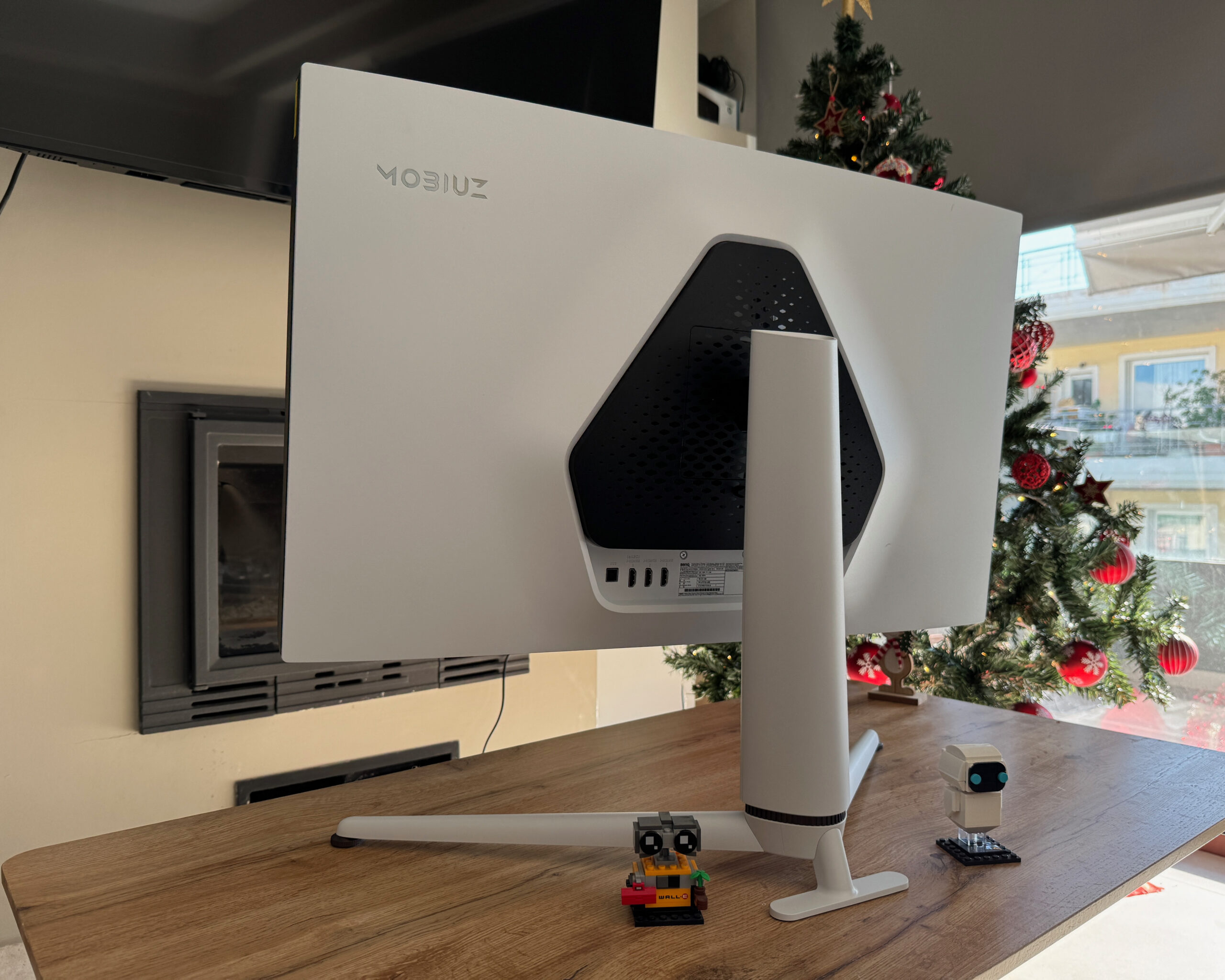 BenQ EX321UX Hero Image